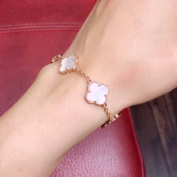 BEAUTIFUL FLOWER CERAMIC BRACELET - Picture 3 of 4